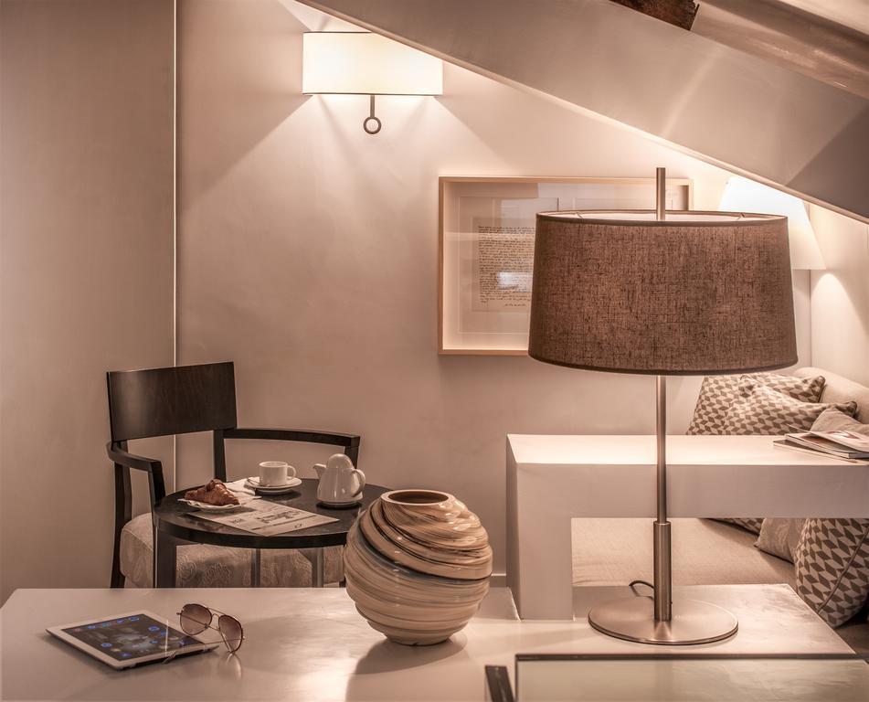 47Luxurysuites - Trevi Ρώμη Δωμάτιο φωτογραφία